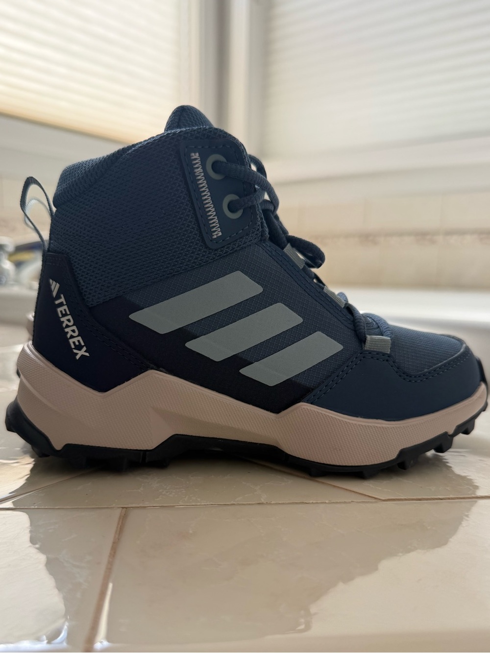 Kids - Adidas TERREX AX4R MID HIKING SHOES, New
